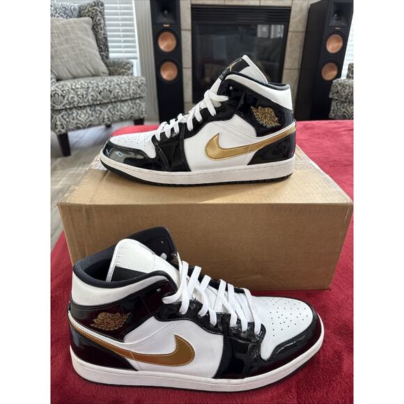 Nike Air Jordan 1 Mid SE Patent Leather Mens Sz 13 White Black Gold 852542-007 main image 6